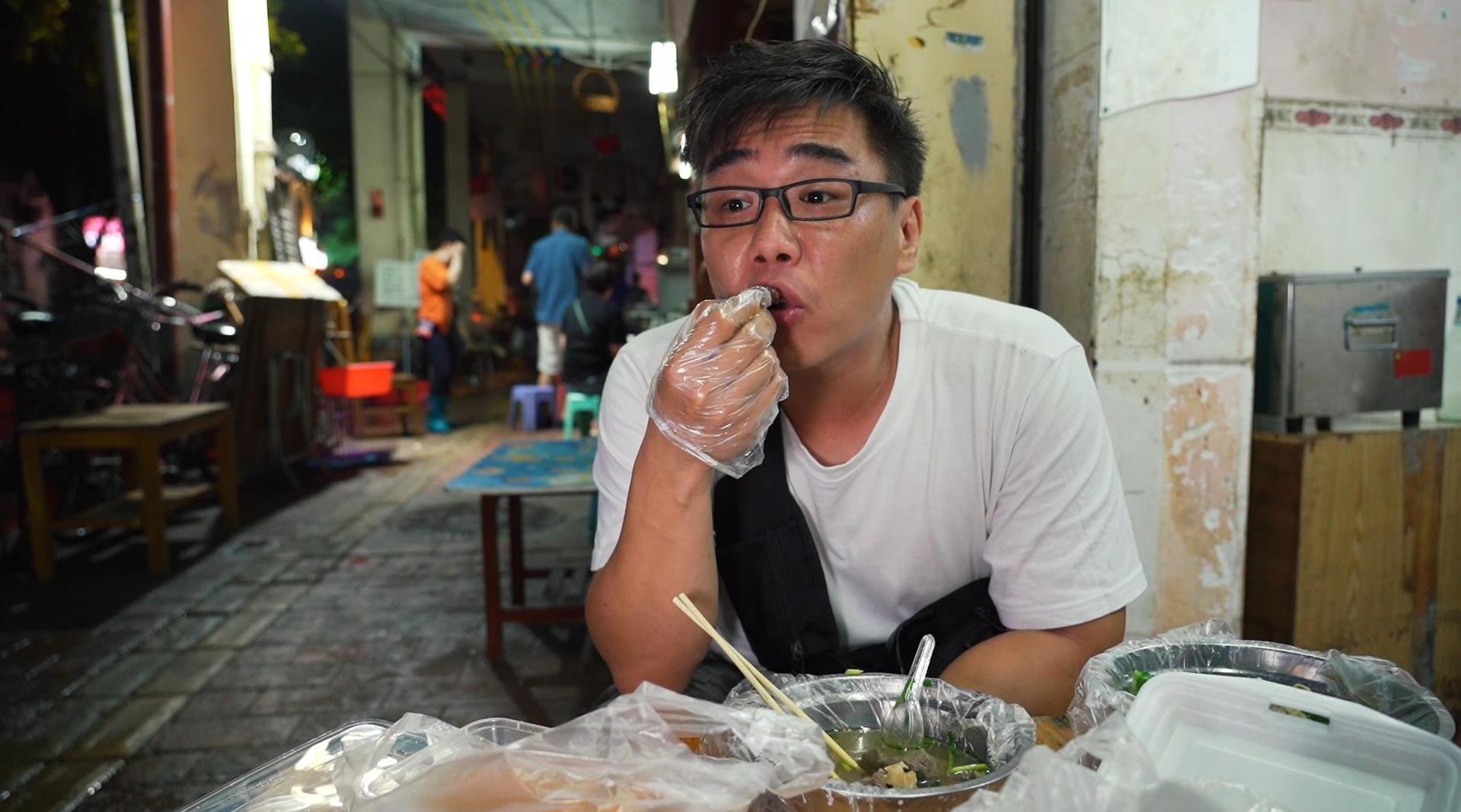 进入六月,又开始怀念在街边大排档喝啤酒吃宵夜的日子了