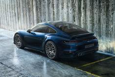 2021 Porsche 911 Turbo虽少个“S”，但实力仍不容小嘘