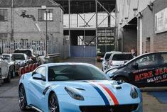 法拉利F12 TDF，这颜色有点漂亮！