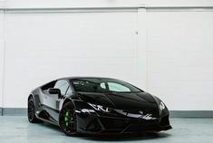 酷酷的小黑牛，喜欢么 Lamborghini Huracan