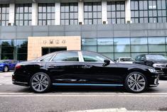 汽车美图：绅士西装的奥迪A8来咯~