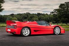法拉利史上毁誉参半的神车。1996 Ferrari F50。