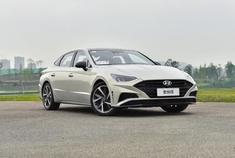 动力不输雅阁，颜值完爆凯美瑞！车长近5米的大车才卖十几万？