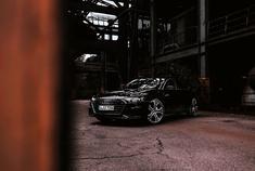 这小伙很帅气，新款车型颜值很高，值得你拥有！ Audi A7