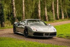 早起的鸟儿有虫吃，共勉！ Ferrari 488 GTB