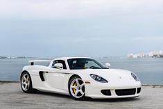 ta依然那么帅，尤其是侧面，完美无瑕！ Porsche Carrera GT