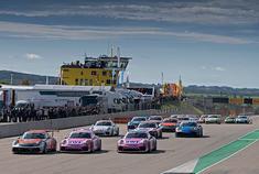 保时捷911 GT3大军来到勒芒参加卡雷拉杯。