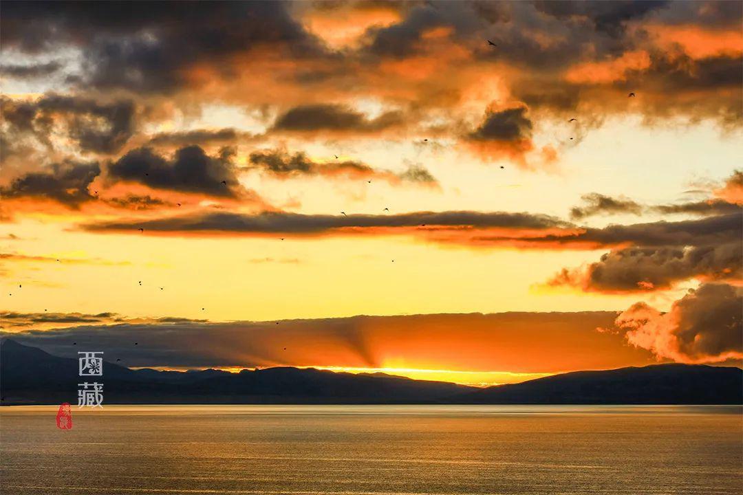 印度人喜歡在恒河中洗澡，我國(guó)竟也有個(gè)眾人朝拜、沐浴凈身的圣湖