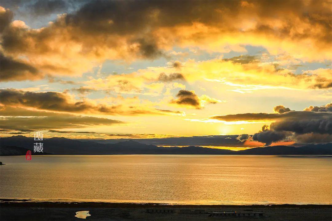 印度人喜歡在恒河中洗澡，我國(guó)竟也有個(gè)眾人朝拜、沐浴凈身的圣湖