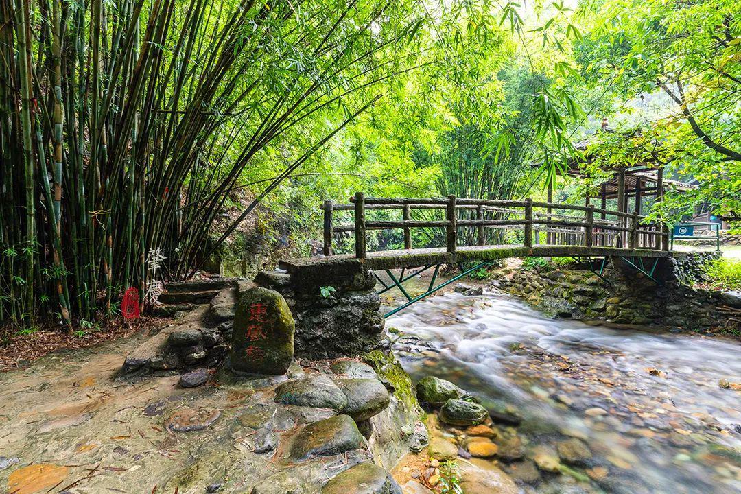 广东有个小九寨沟真奢侈,竟然利用天然山泉水开设水上乐园