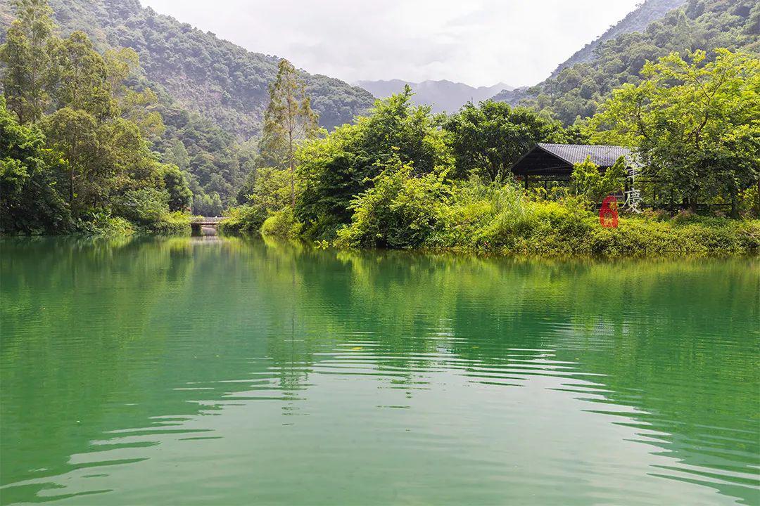 广东有个小九寨沟真奢侈,竟然利用天然山泉水开设水上乐园