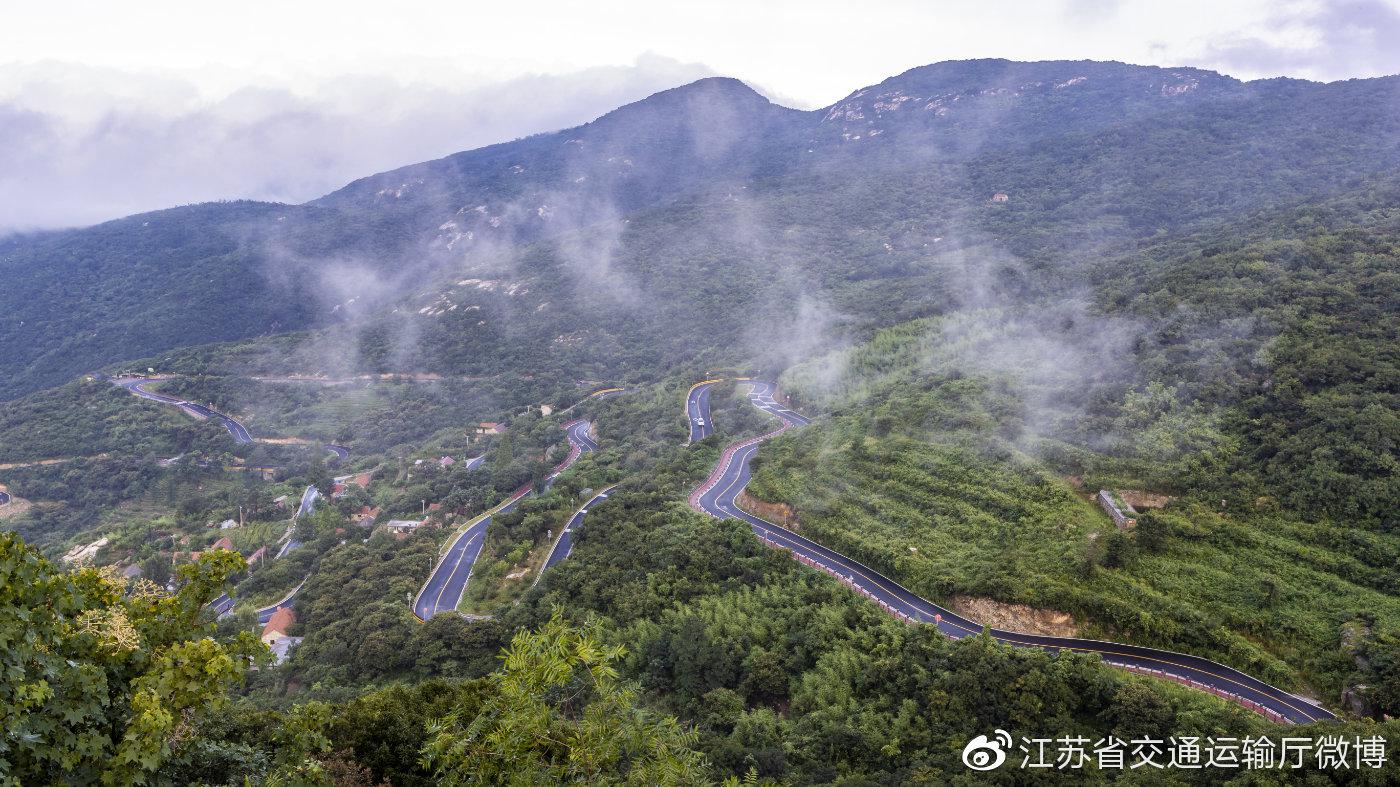 路转远山似黛 王贺凡摄