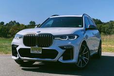 这大家伙满意么？还是比较喜欢Mercedes GLS呢？ BMW X7 M50i