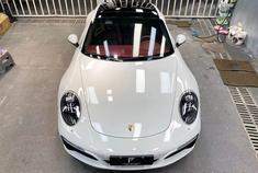 保时捷991.2，应该是911具有代表性的车型之一。