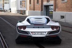 法拉利，这曲线有点好看！快来看看是不是你的菜！