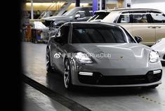 汽车美图：保时捷帕拉梅拉 粉笔灰