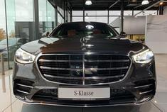 每天一组汽车美图：奔驰S-Class，大队长到店