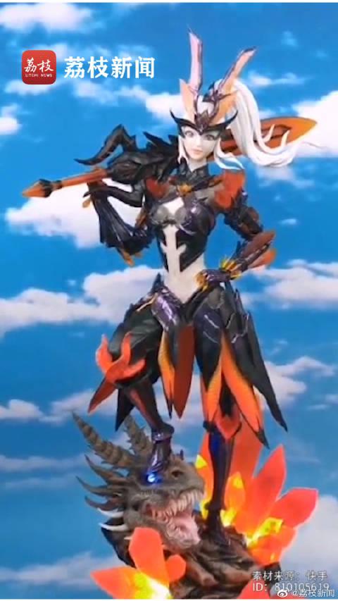 男子用传统面塑捏出游戏人物