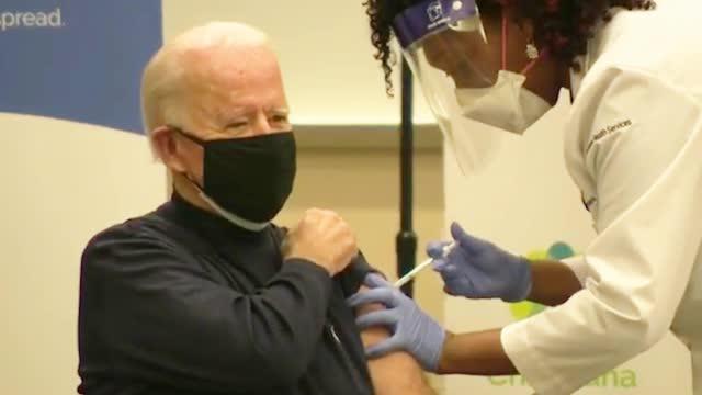 拜登接种新冠疫苗