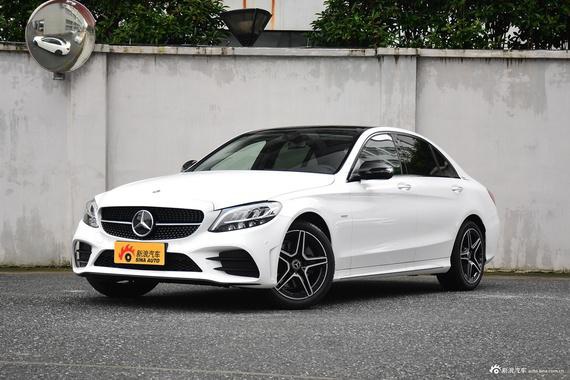 空间足够，操控给力，最高还能便宜3.79万，这样的奔驰C级不来一沓？