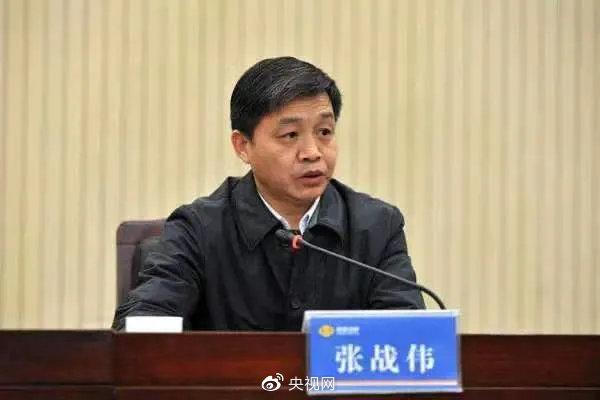 央视网评:“掌掴书记”被免职 但愿警醒霸王官