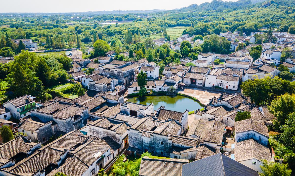 诸葛亮山东人,在四川工作,后裔的最大聚居地为什么在浙江