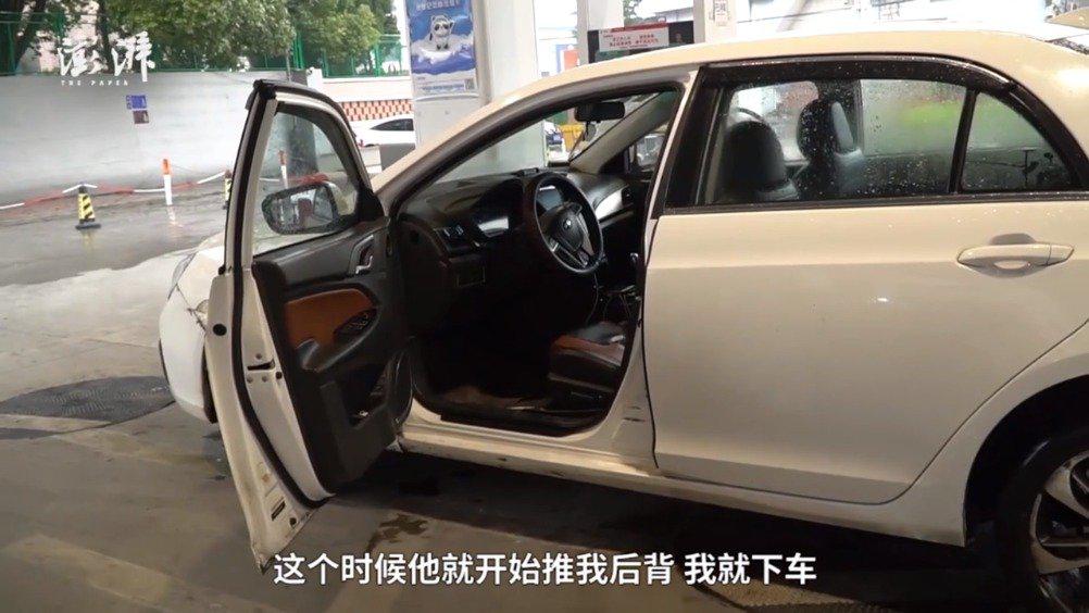 醉酒乘客深夜夺网约车驶离