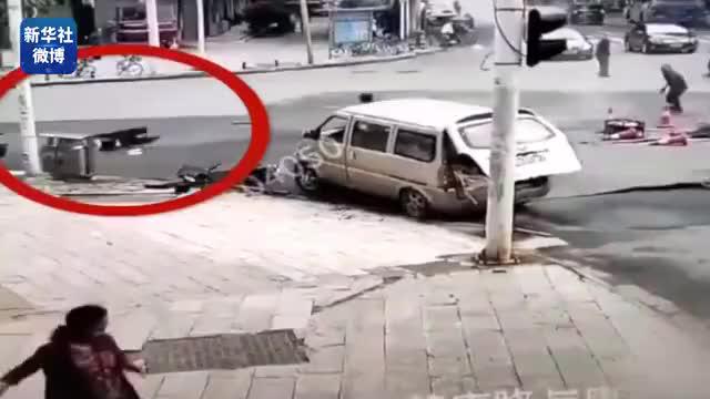 武漢一路面發(fā)生爆炸致4人受傷