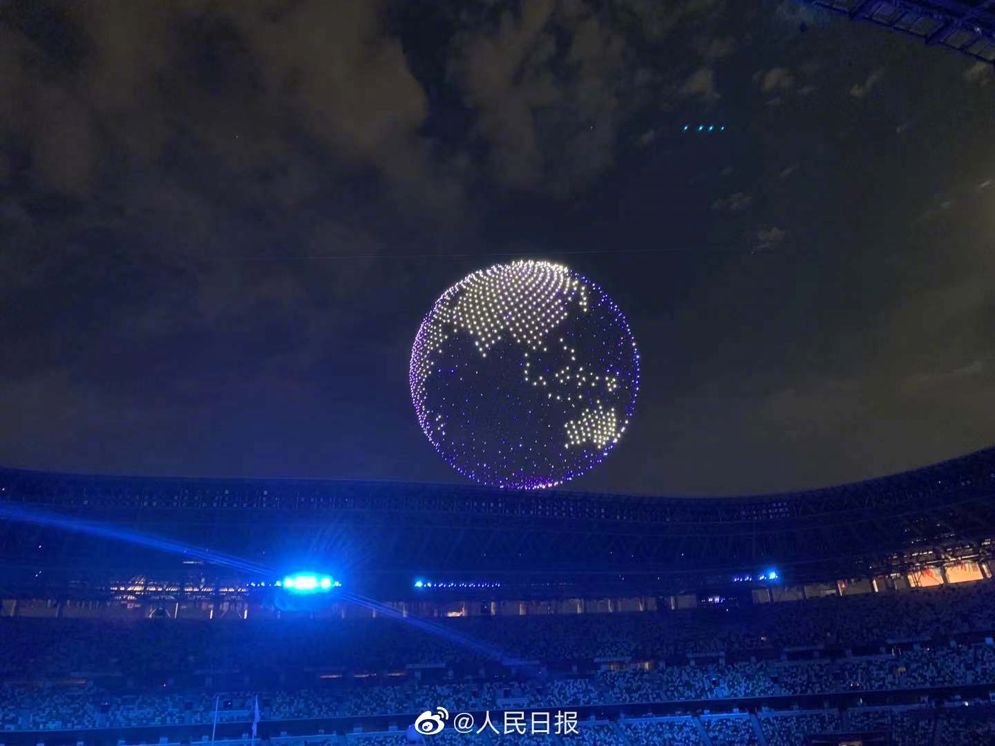 【蜗牛棋牌】东京奥运会开幕式 1824架无人机空中拼出地球