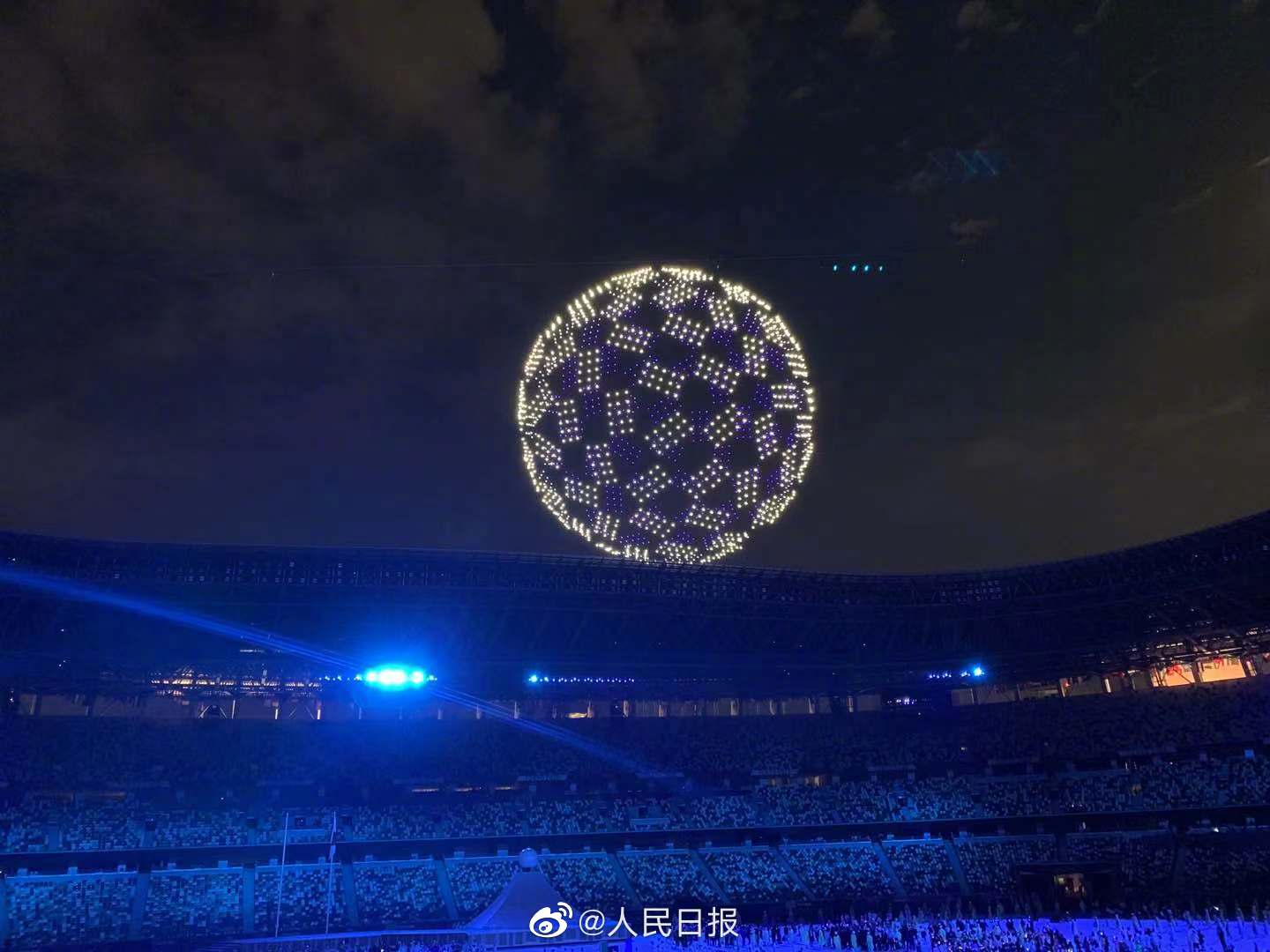 【蜗牛棋牌】东京奥运会开幕式 1824架无人机空中拼出地球