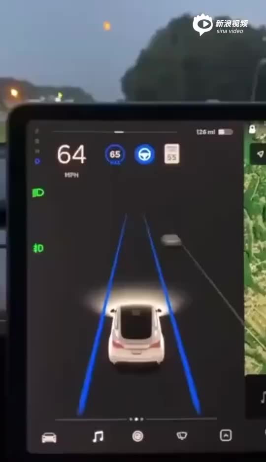 特斯拉闹笑话 月亮被识别成黄灯