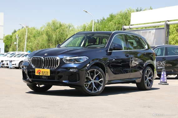 上班族喜欢，外观时尚性能表现好，宝马X5全国68.31万起