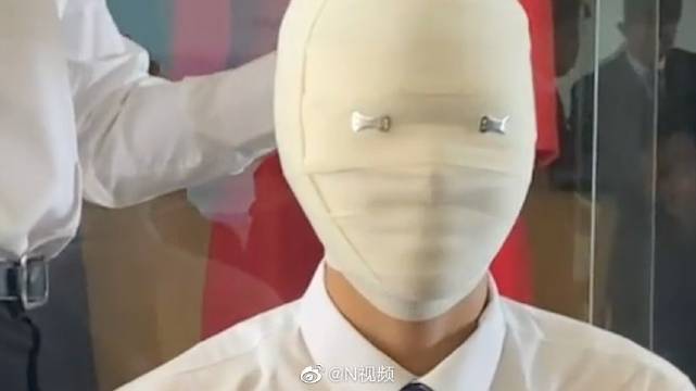 同学上救护课被包扎成木乃伊