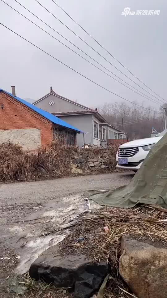 消防员把张同学带走了！