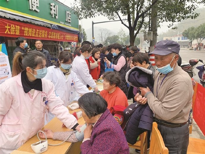 志愿者公益活动图片免费 cc1f-f05f5615a9103cb8983f0ebaea5c5fe7.jpg