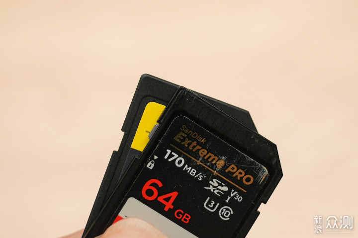 最适合A7M4 的SD卡：索尼 TOUGH三防SD卡 256G