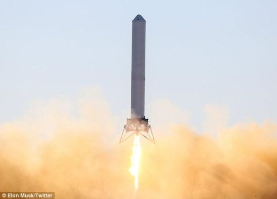 美国太空探索技术公司(SpaceX)成功试射了可重复使用火箭“蚱蜢”的原型,高度达到131英尺(约合40米),结束飞行后安全返回发射架 美国太空探索技术公司(SpaceX)成功试射了可重复使用火箭“蚱蜢”的原型,高度达到131英尺(约合40米),结束飞行后安全返回发射架
