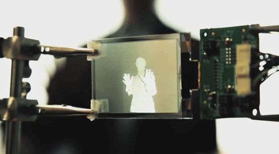 科学家利用大多数登记过的盲人依然感觉到光的事实,设计出这种智能眼镜。 科学家利用大多数登记过的盲人依然感觉到光的事实,设计出这种智能眼镜。