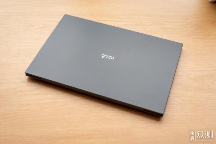单手轻松掌控的16寸大屏笔记本：LG gram 16 _新浪众测