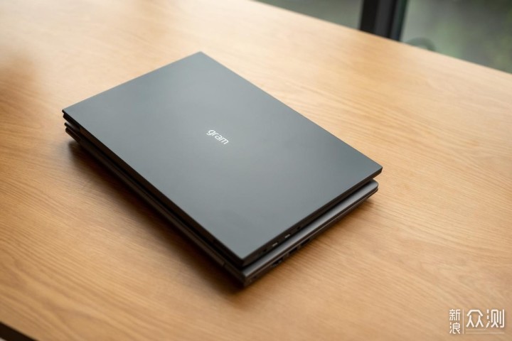 单手轻松掌控的16寸大屏笔记本:LG gram 16 _新浪众测