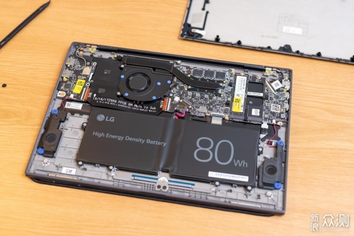 单手轻松掌控的16寸大屏笔记本:LG gram 16 _新浪众测