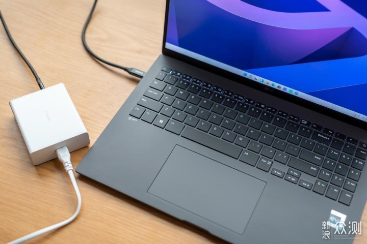 单手轻松掌控的16寸大屏笔记本:LG gram 16 _新浪众测