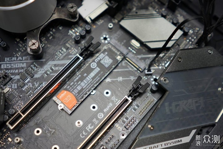 大华C970系列PCIe Gen4_0固态硬盘：旗舰表现_新浪众测