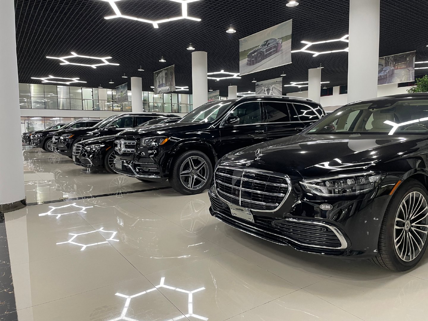 2022款奔驰S500四驱豪华座驾 现车145万