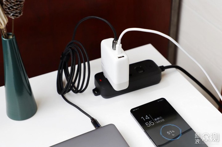 出门带一个就够了!IDMIX 140W氮化镓充电套装休闲区蓝鸢梦想 - Www.slyday.coM 出门带一个就够了!IDMIX 140W氮化镓充电套装休闲区蓝鸢梦想 - Www.slyday.coM