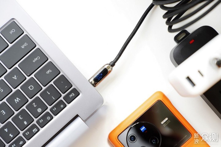 出门带一个就够了!IDMIX 140W氮化镓充电套装休闲区蓝鸢梦想 - Www.slyday.coM 出门带一个就够了!IDMIX 140W氮化镓充电套装休闲区蓝鸢梦想 - Www.slyday.coM