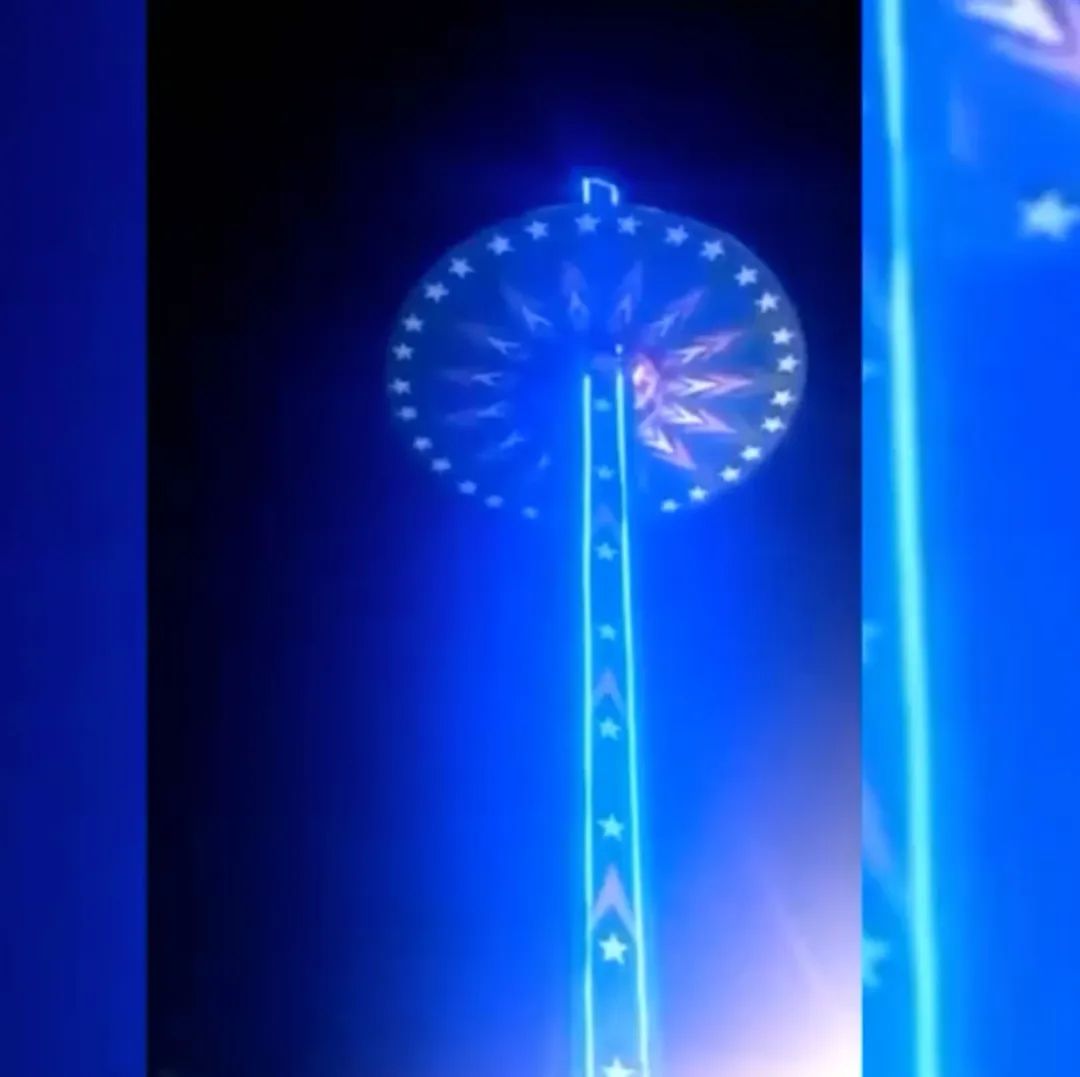 印度一跳楼机从高空坠落