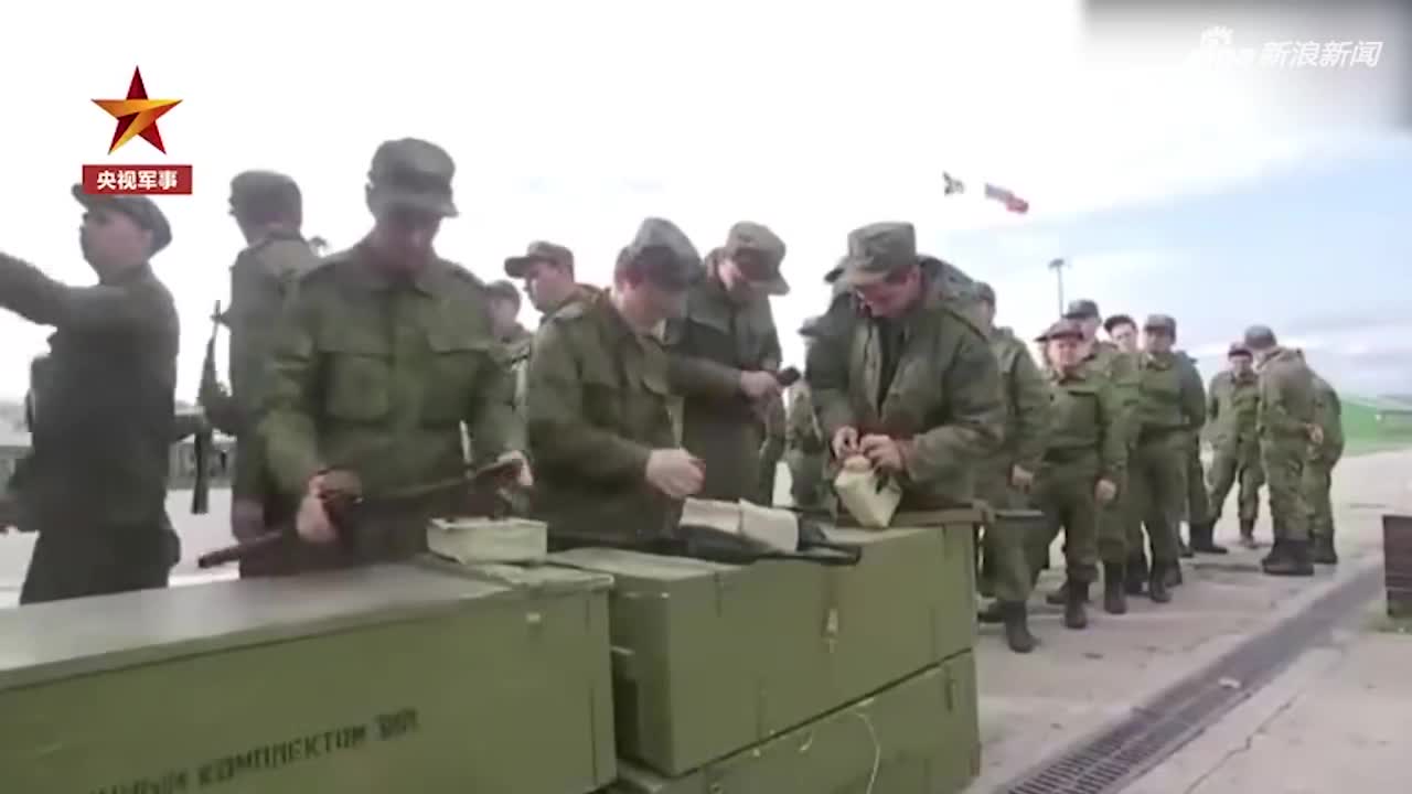 俄曝光动员应征公民出发画面