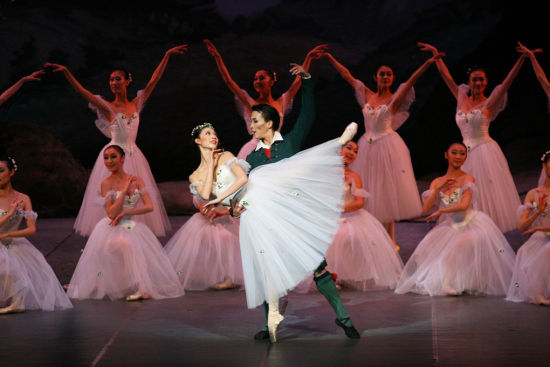 辽宁芭蕾舞团精彩演出芭蕾舞剧《 仙女》