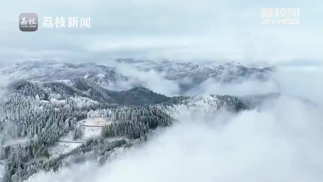 纯白唯美 仙气缭绕！飞瞰湖北高岩子林场雪景